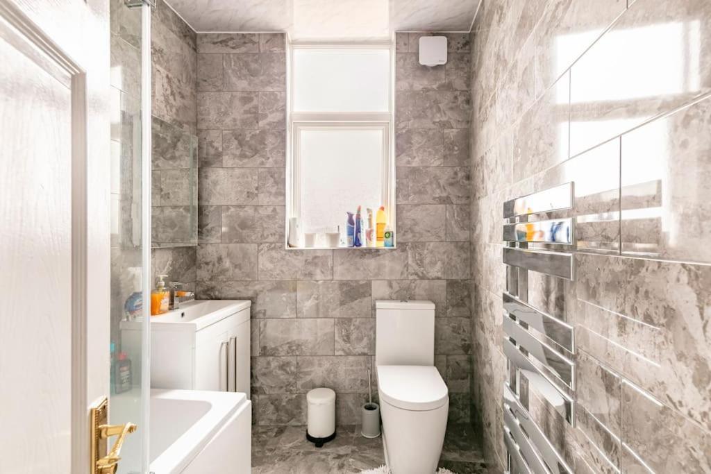 A Lovely And Comfortable Homestay Manchester